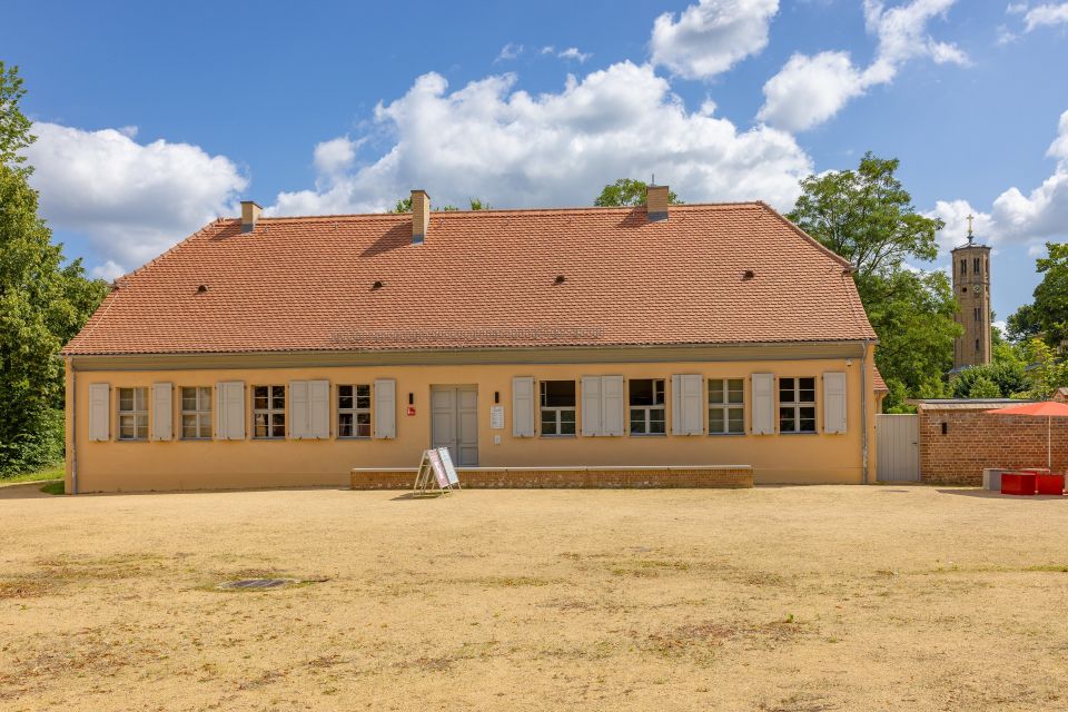 Kultur- und Tourismusamt im Logierhaus im Schlosspark Caputh, Foto: Martin Karnbach, Lizenz: Gemeinde Schwielowsee Kultur- und Tourismusamt im Logierhaus im Schlosspark Caputh, Foto: Martin Karnbach, Lizenz: Gemeinde Schwielowsee